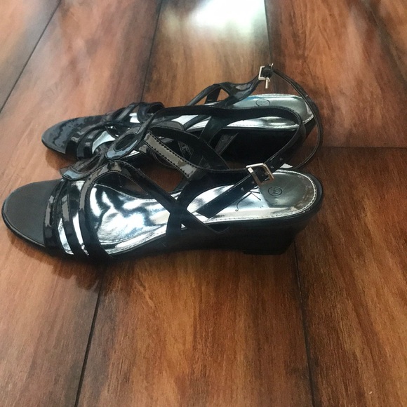 Shoes - Picture 2 of 3